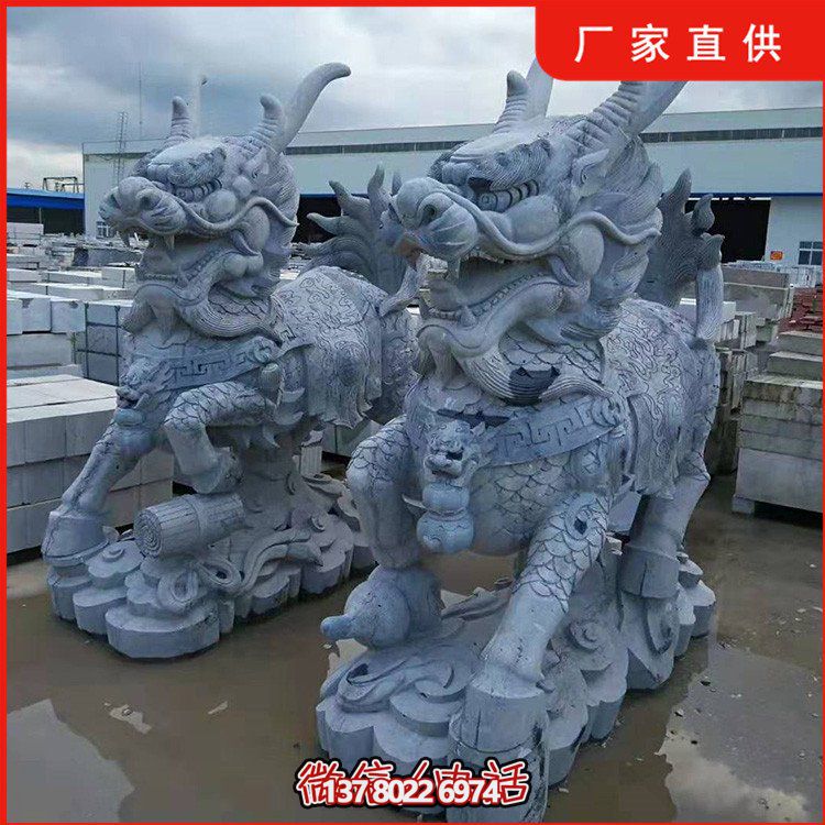 青石雕刻麒麟大型雕塑，為景區(qū)墓園增添靚麗風采