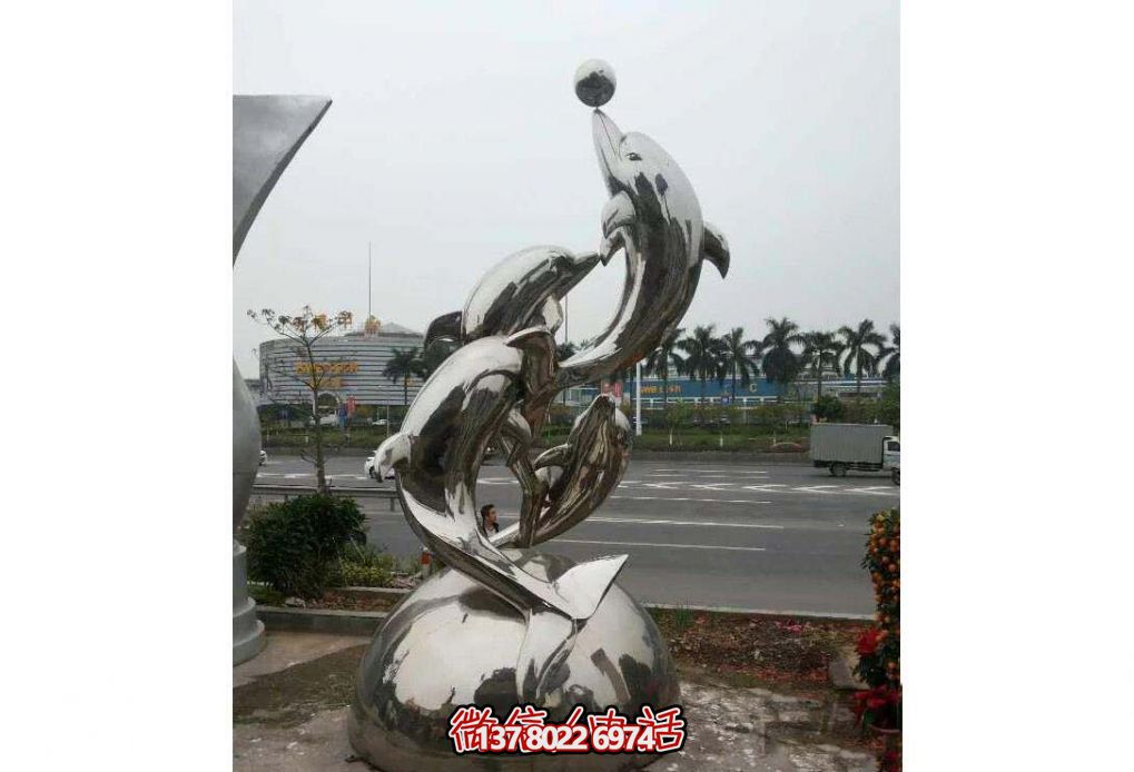 不銹鋼海豚雕塑，玩起來讓街道飛躍！
