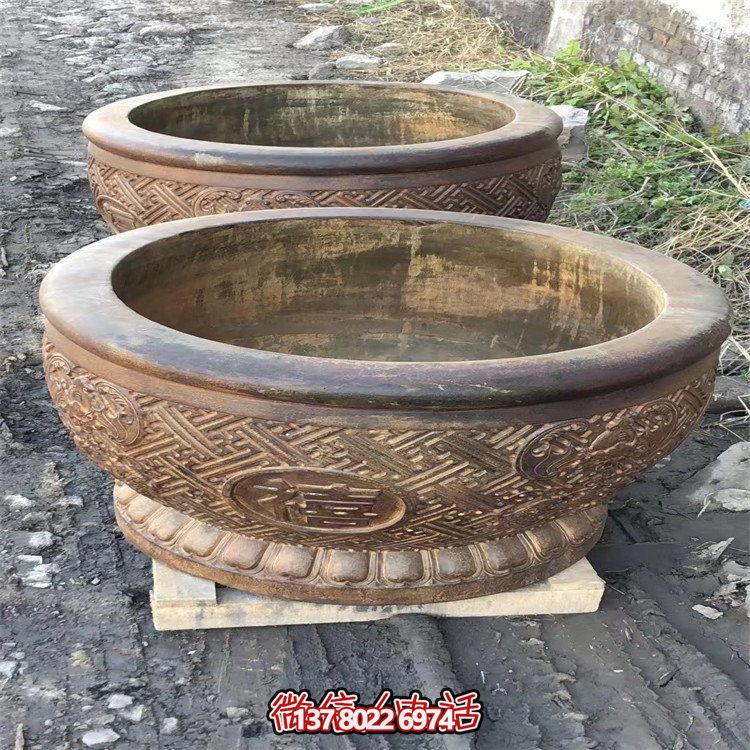 古典庭院魚缸，享受傳統文化的視覺盛宴