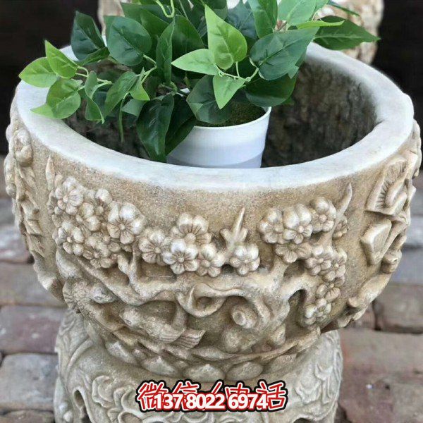 精美藝術(shù)石雕花盆，讓繁復(fù)多彩的花紋與浮雕結(jié)合，打造出精美的大理石雕塑