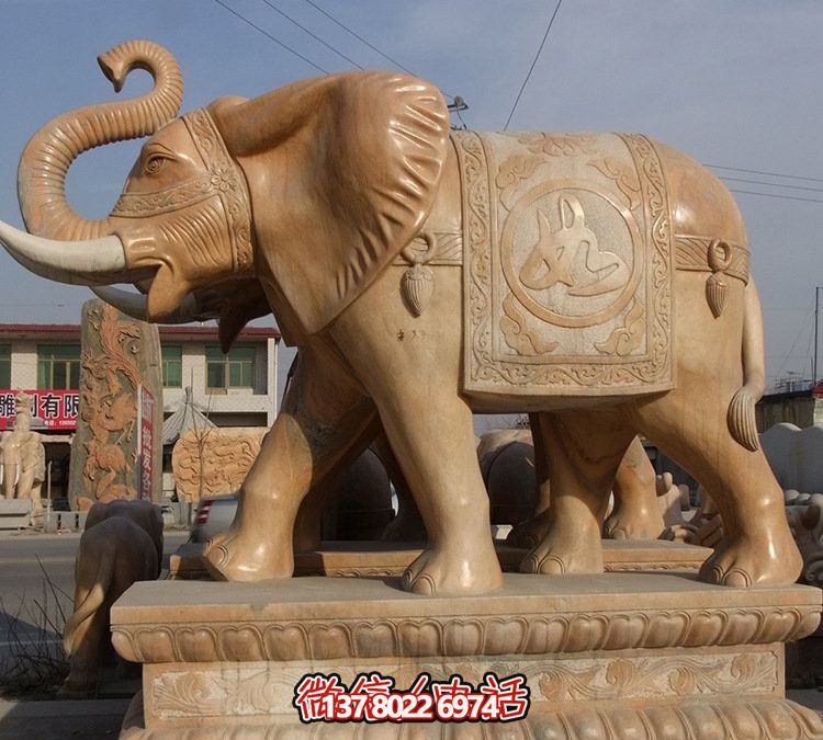 大型黃蠟石雕大象雕塑，為企業(yè)、酒店、景觀增添華麗風(fēng)采