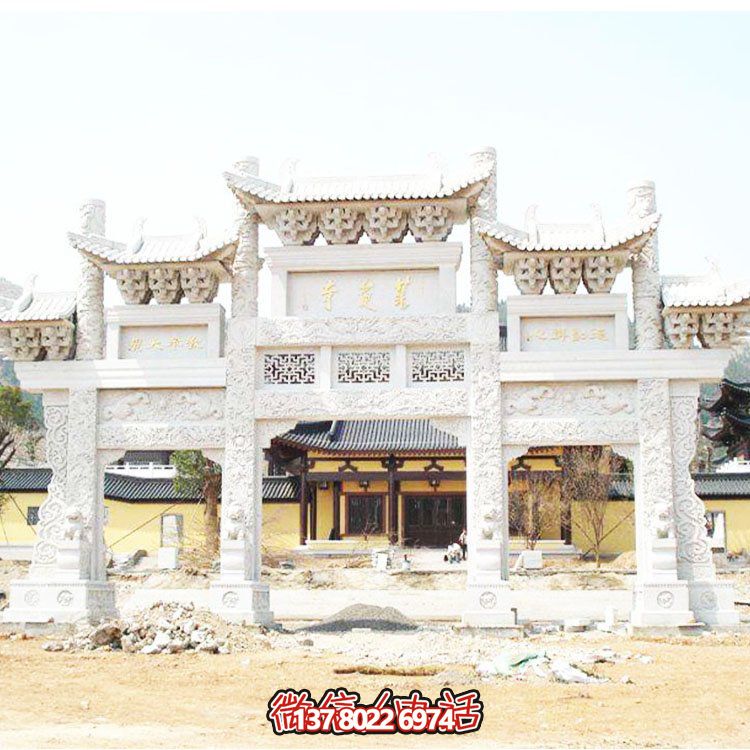 精細(xì)工藝刻石牌坊，裝點(diǎn)小區(qū)村口