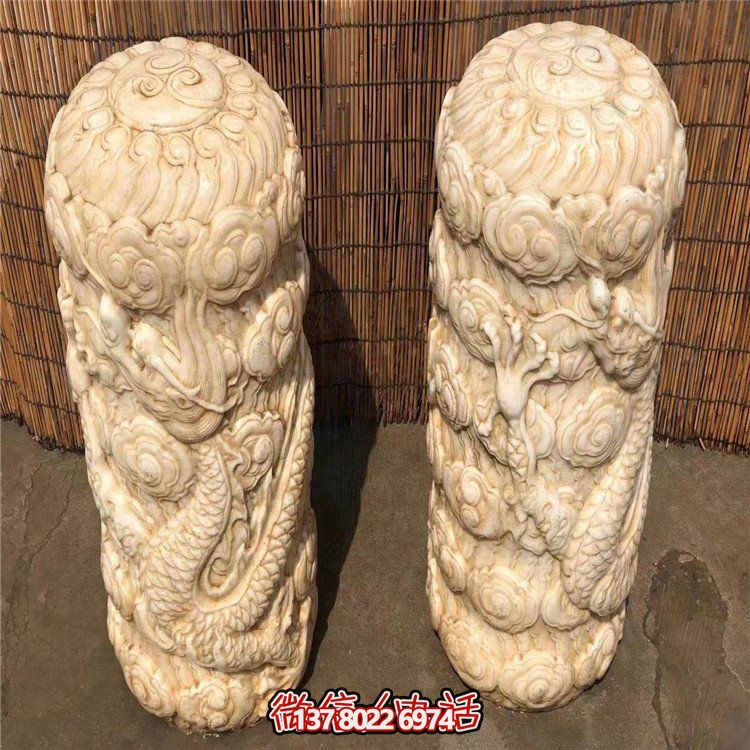 精美石柱浮雕擺件，添上龍庭院門(mén)口的濃濃文化氣息