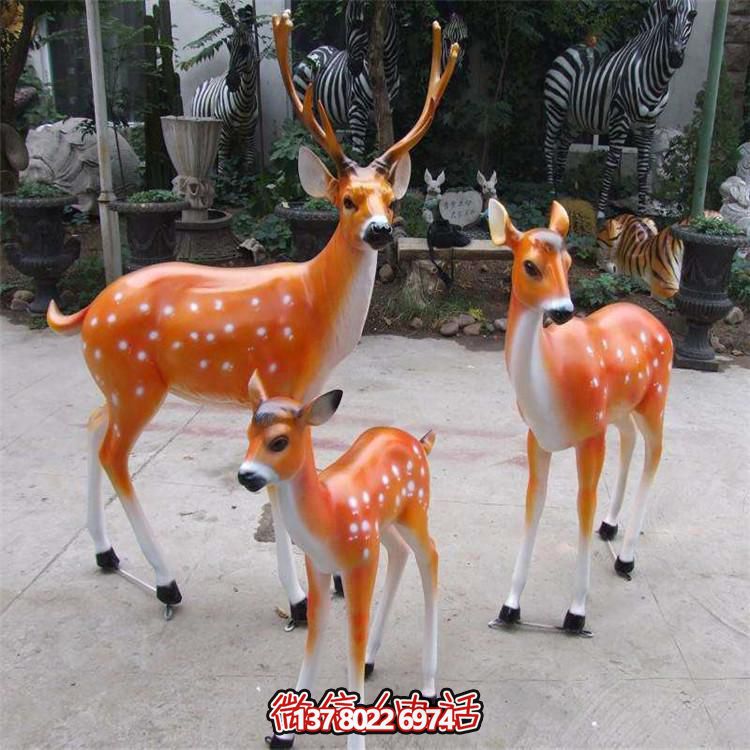 玻璃鋼仿真梅花鹿雕塑，為你的園林景觀增添仙氣