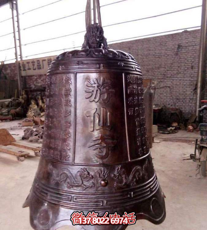 傳統(tǒng)工藝精雕黃銅掛鐘，傳承古老祈福文化