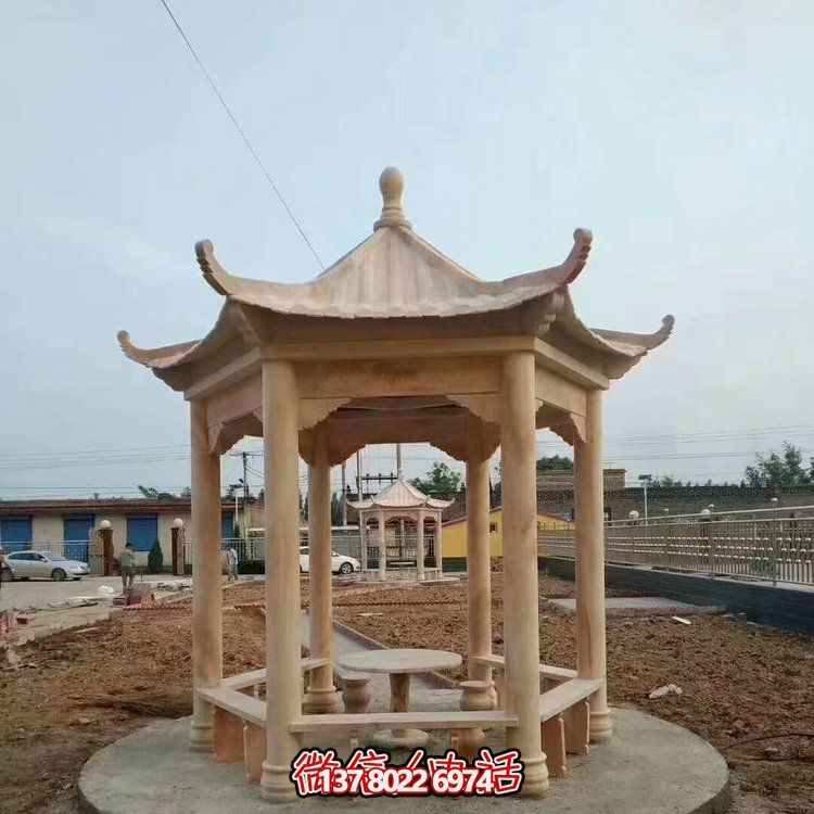 中式天然石材涼亭，晚霞紅休息下棋