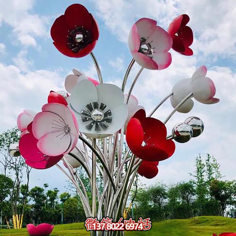 不銹鋼彩繪大型花朵雕塑，為景區(qū)廣場增添色彩
