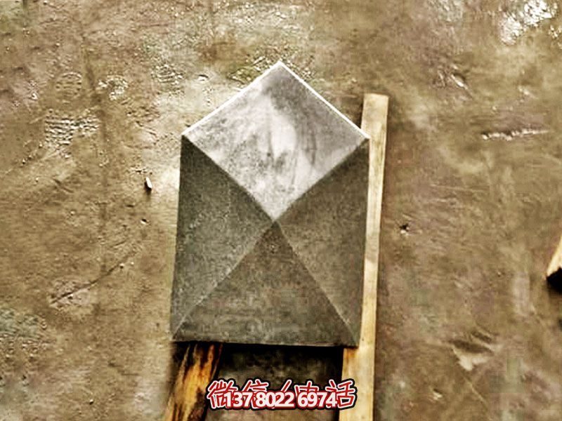 菱形擋車石阻石球，為兒童游樂場提供安全保障