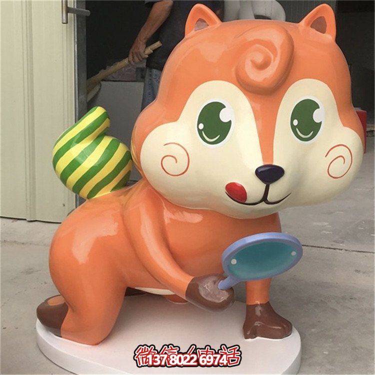 玻璃鋼結(jié)構(gòu)兒童樂園，卡通松鼠公仔裝飾