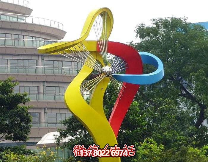 美輪美奐的不銹鋼彩虹舞景觀雕塑，點(diǎn)綴小區(qū)環(huán)境