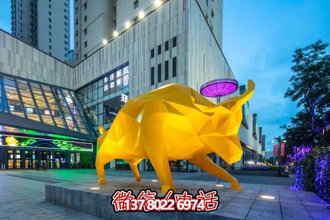 玻璃鋼彩繪雕塑讓你的廣場現(xiàn)象級創(chuàng)意牛！