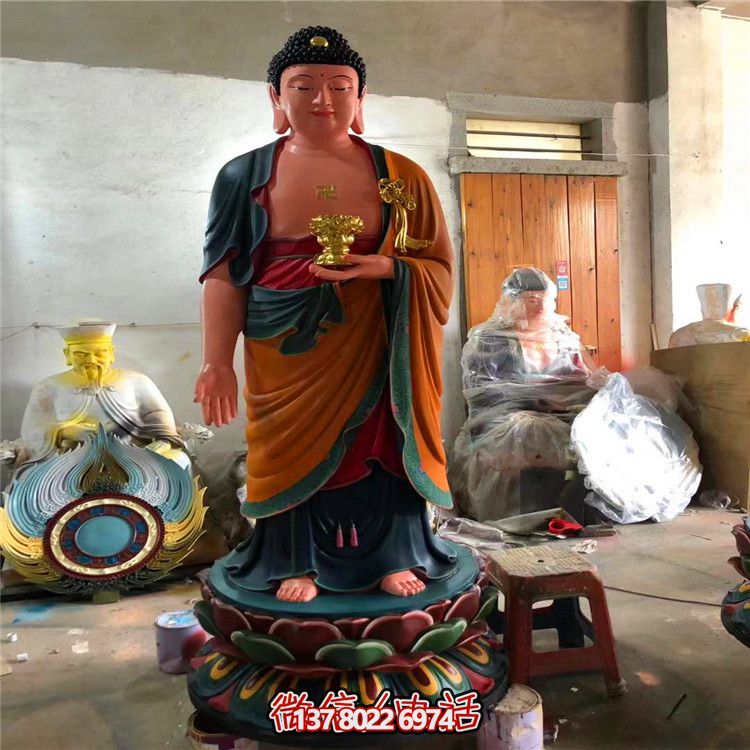玻璃鋼彩繪神佛三圣雕塑，為景區(qū)大型景觀裝飾品
