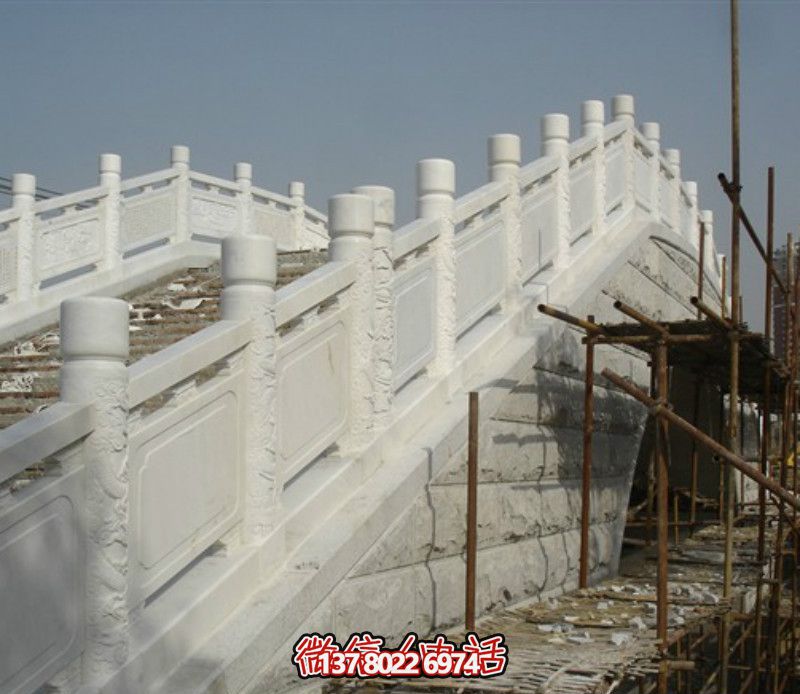 漢白玉欄桿，提升城市廣場拱橋風(fēng)采