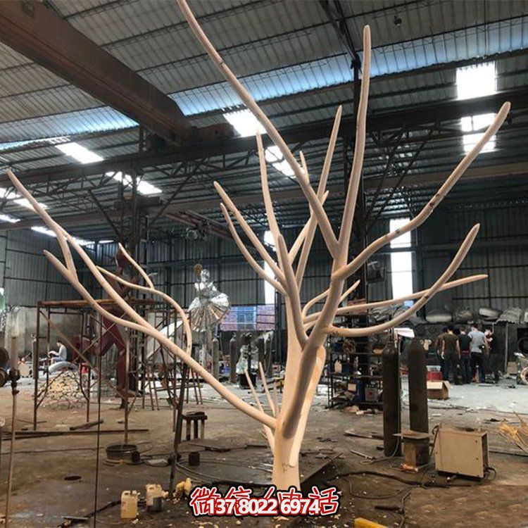 大型玻璃鋼雕塑，給酒店裝飾帶來創(chuàng)意景觀