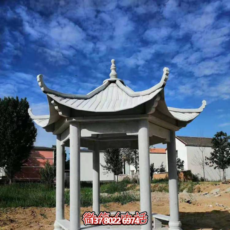 仿古休閑涼亭，天然青石擺放于戶外村莊