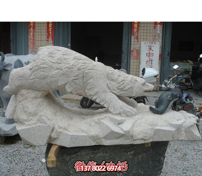 北極熊玻璃鋼雕塑，讓街道邊擺放創(chuàng)意爬行玻璃