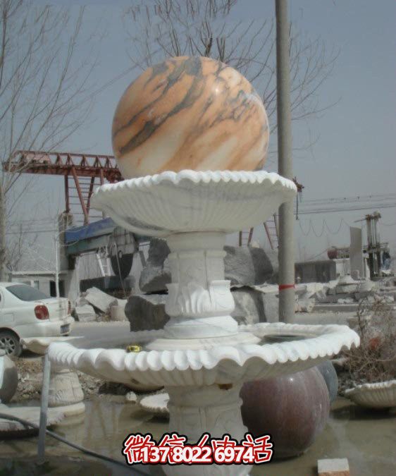 公園完美融合大理石、風(fēng)水球、噴泉和雕塑的美景