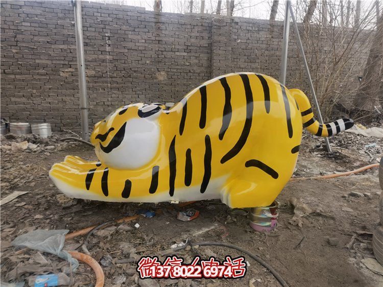 玻璃鋼小老虎雕塑，裝點(diǎn)精美的園林景觀