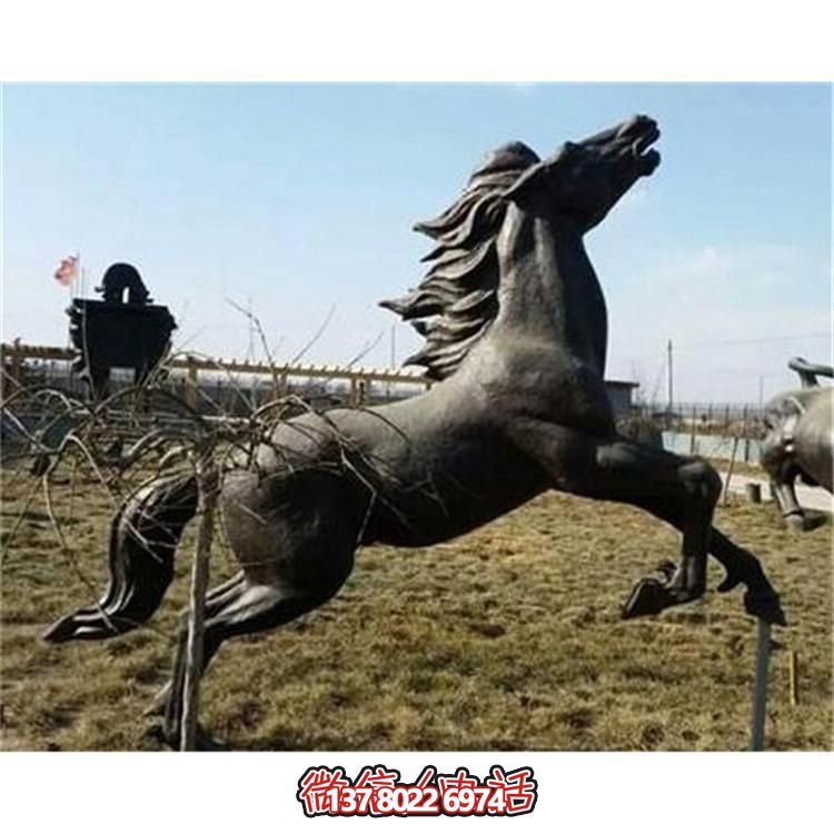 大型銅雕塑，為園林廣場擺放奔跑馬