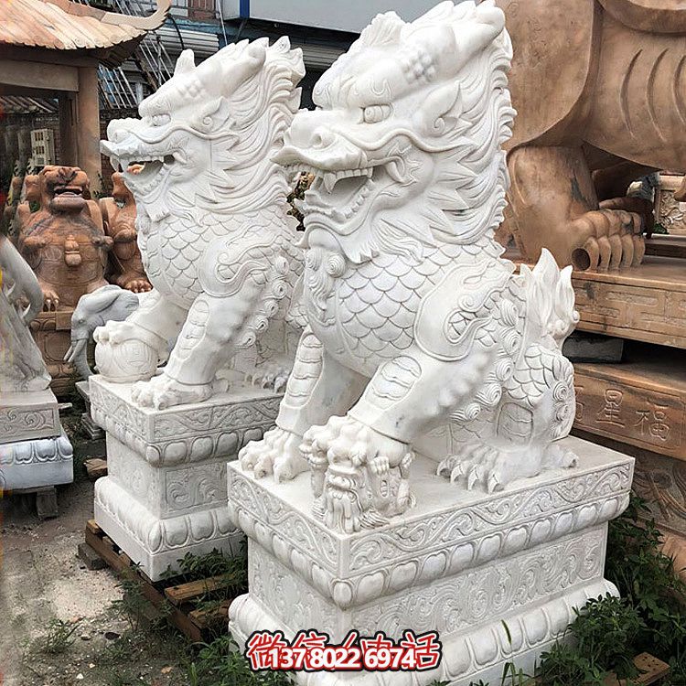 大型漢白玉石雕麒麟雕塑，為您的庭院門(mén)口增添獨(dú)特景觀