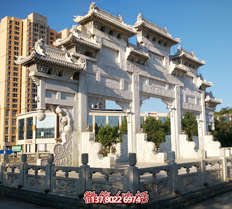 精美石雕牌坊，給城市的小區(qū)增添了一抹精致的文化氣息