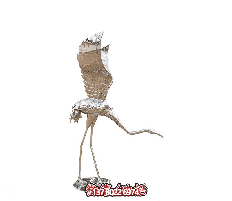 擺放火烈鳥(niǎo)雕塑的不銹鋼商場(chǎng) 擺放火烈鳥(niǎo)雕塑的不銹鋼商場(chǎng)
