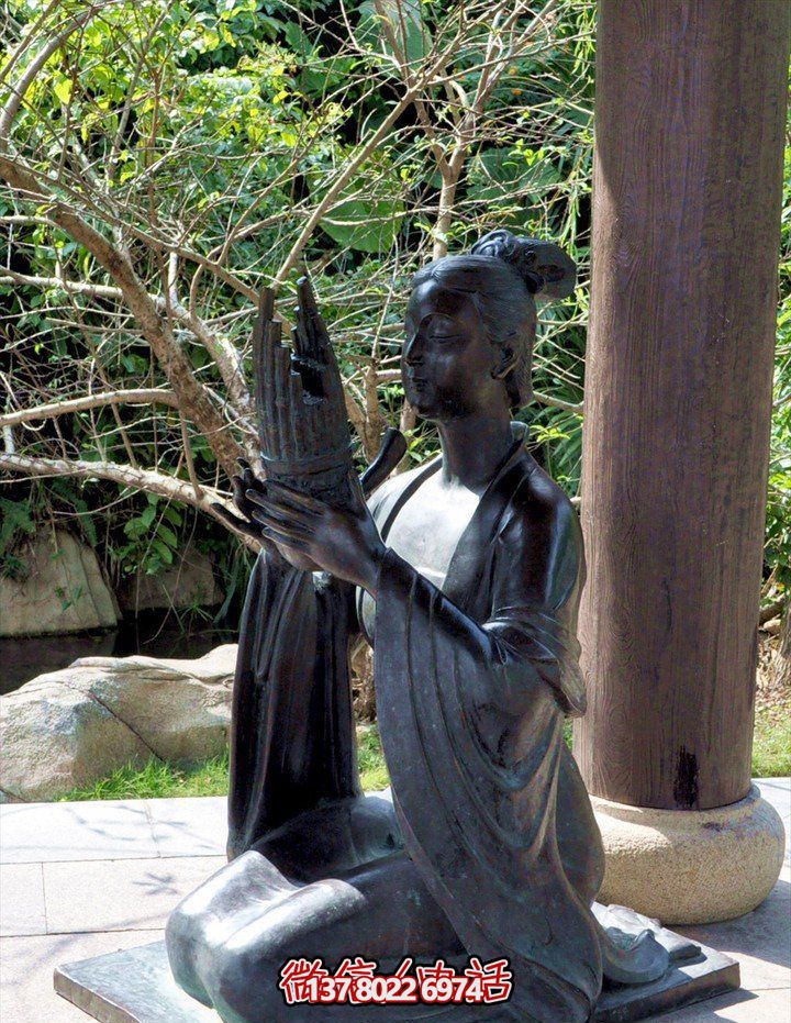 廣場(chǎng)鑄銅吹葫蘆絲人物雕塑 廣場(chǎng)鑄銅吹葫蘆絲人物雕塑