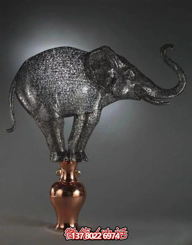 室內(nèi)擺件不銹鋼站在花瓶上的象雕塑 室內(nèi)擺件不銹鋼站在花瓶上的象雕塑