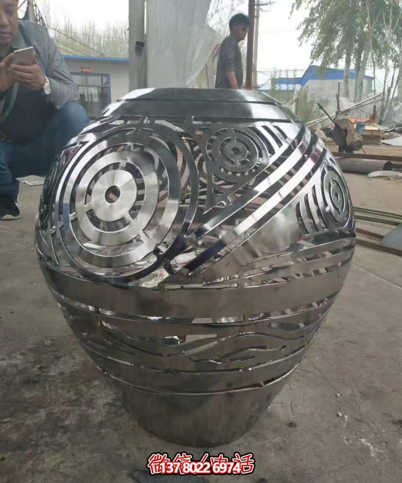 不銹鋼藝術(shù)水缸不銹鋼鏤空景觀缸雕塑 不銹鋼藝術(shù)水缸不銹鋼鏤空景觀缸雕塑